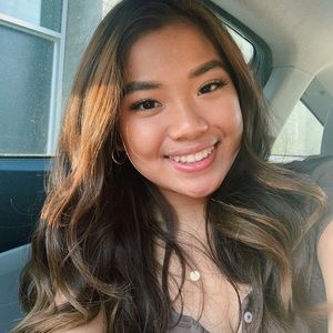 Meet your Posher, Daniella